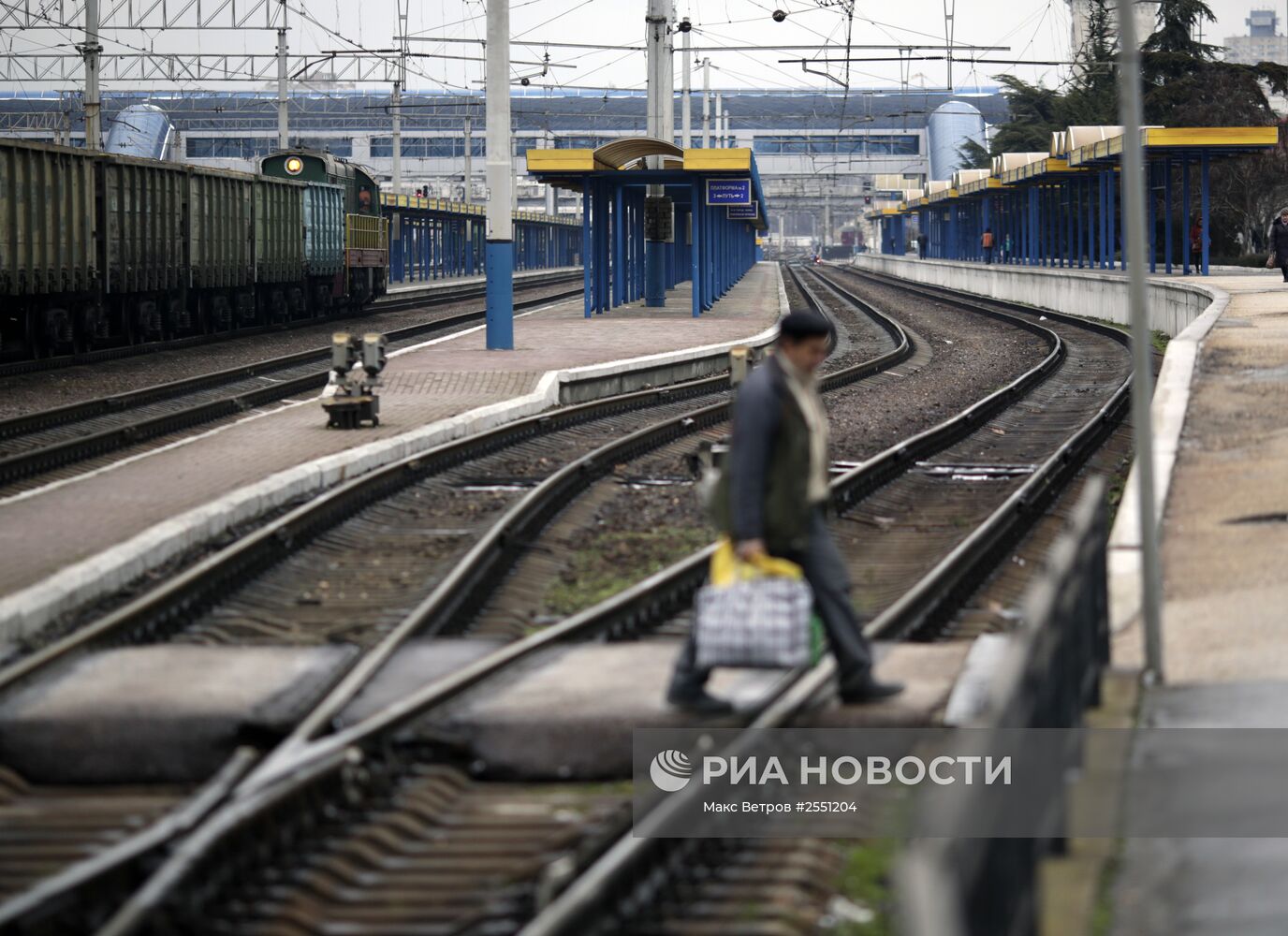 Украина прекратила движение пассажирских поездов через границу с Крымом