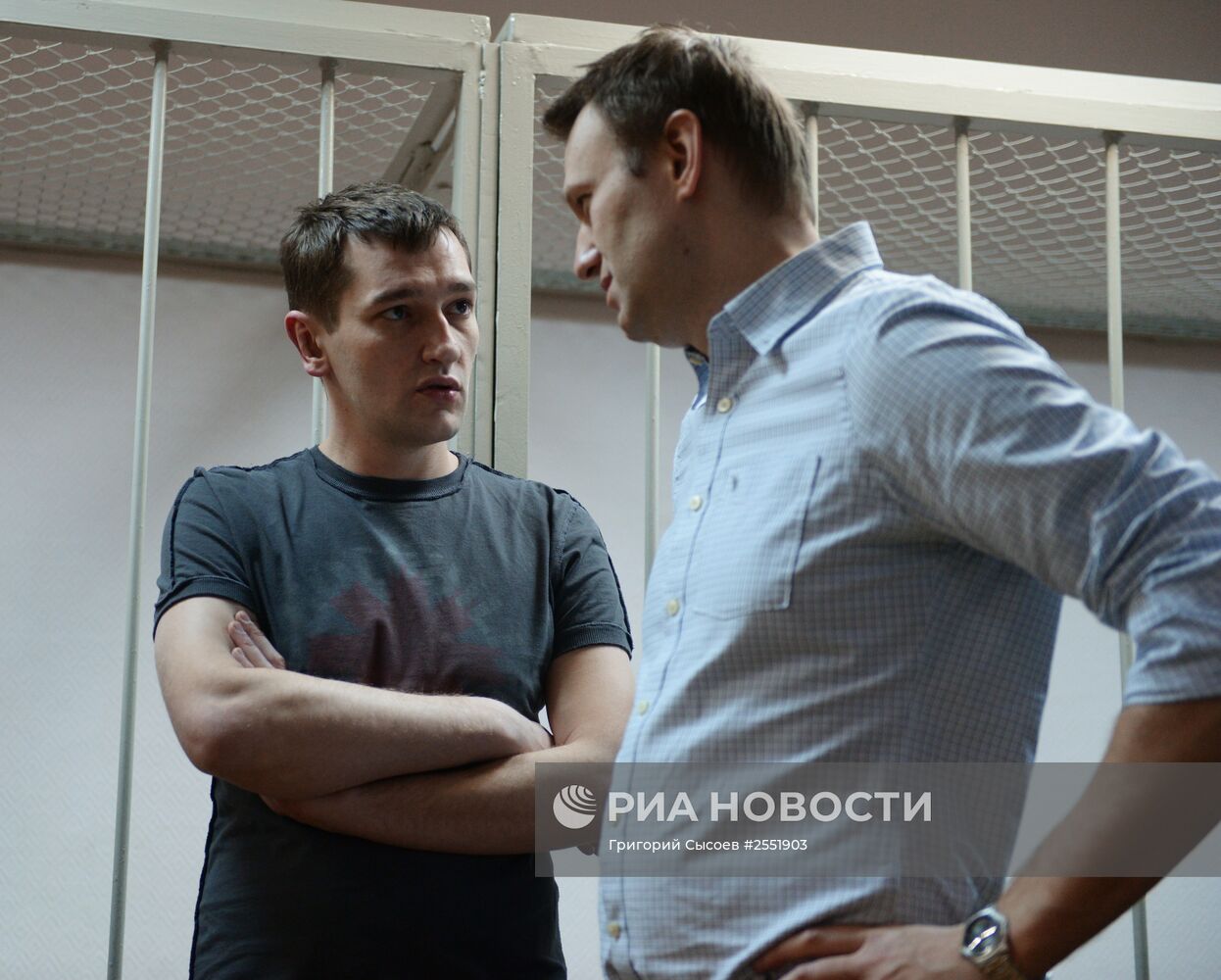 Оглашение приговора братьям Навальным в Замоскворецком суде