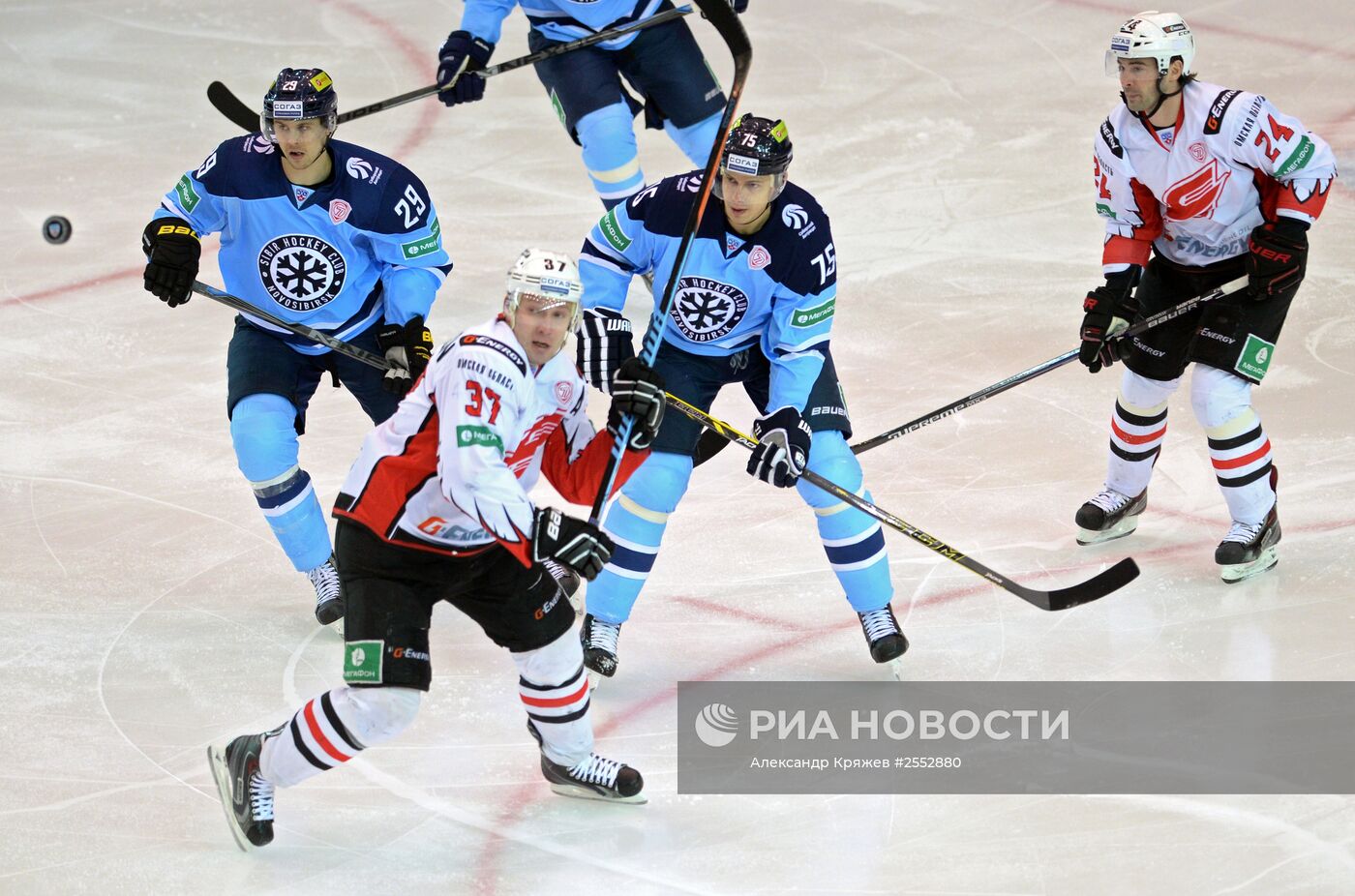 Хоккей. КХЛ. Матч "Сибирь" - "Авангард"