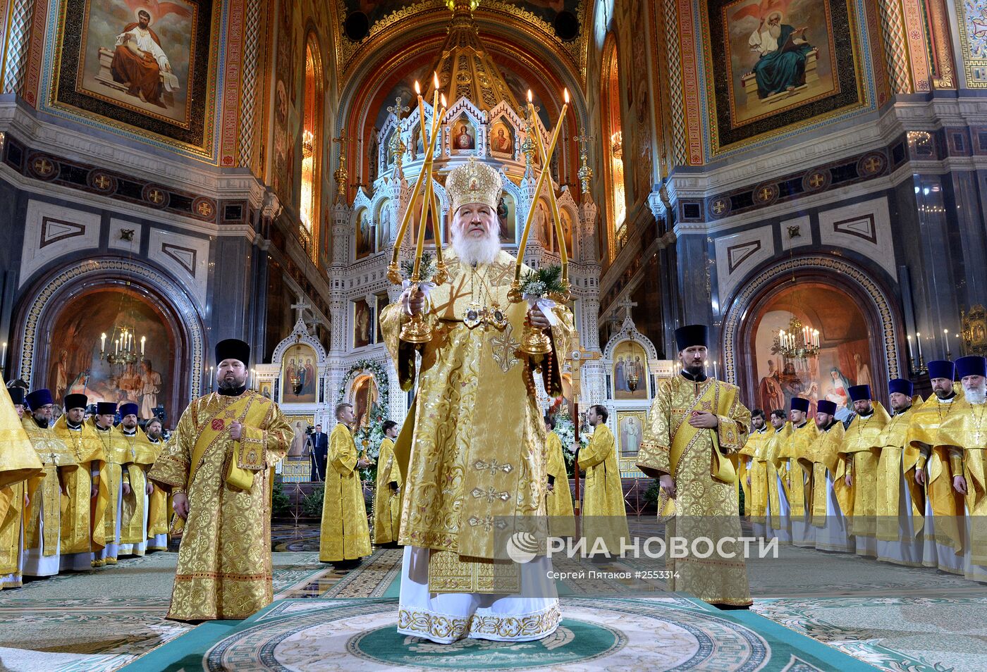 Рождественское богослужение в храме Христа Спасителя