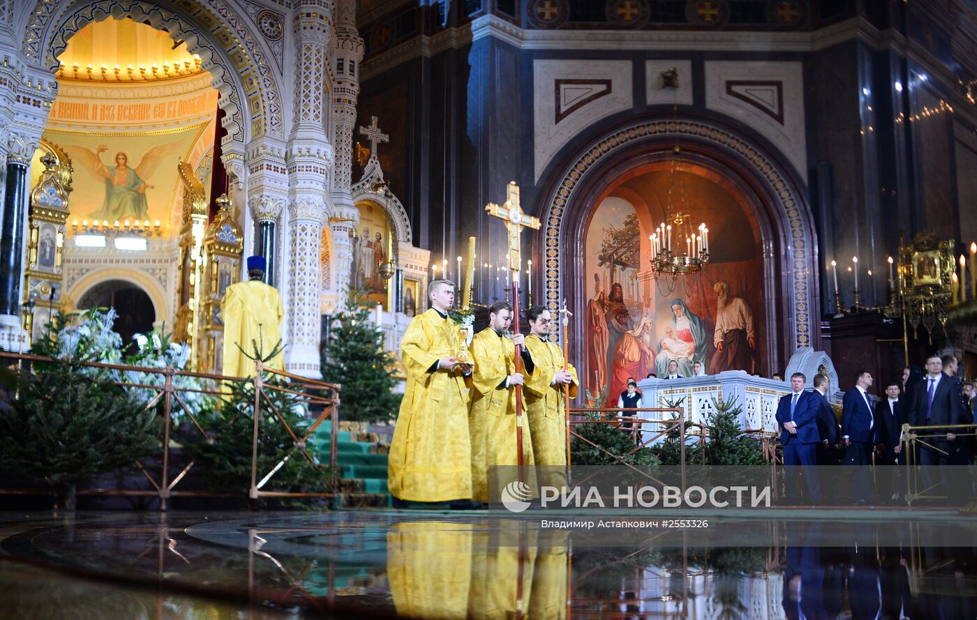 Рождественское богослужение в храме Христа Спасителя
