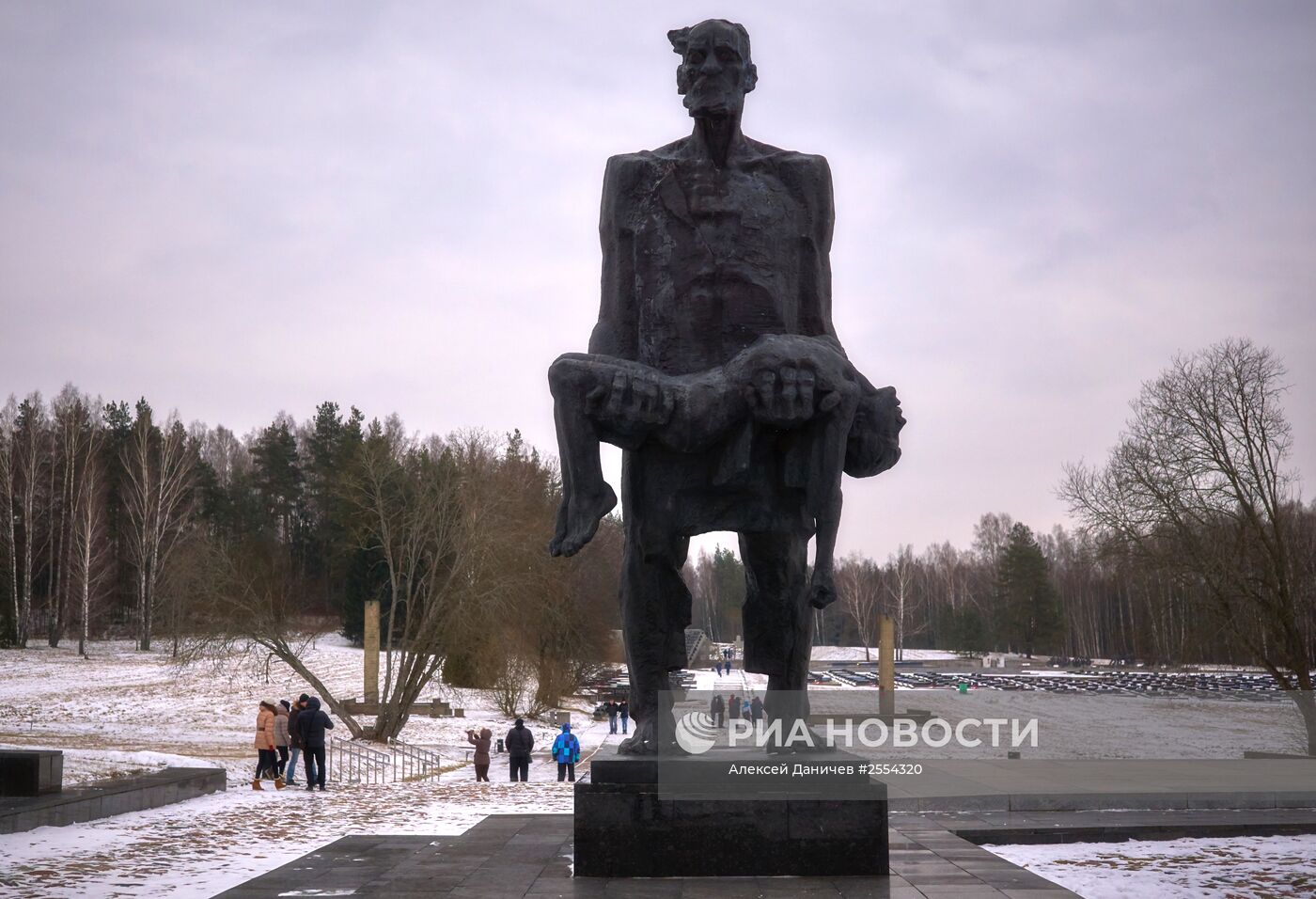 Мемориальный комплекс "Хатынь" в Белоруссии