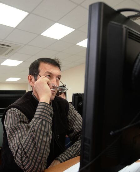 Выдача первых патентов в Едином миграционном центре Московской области