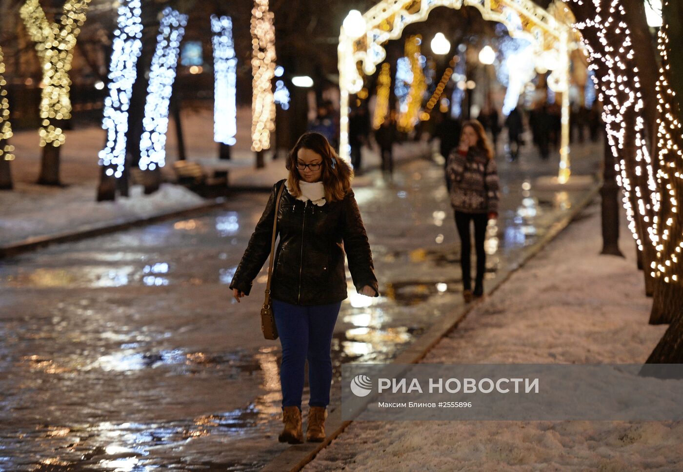 Аномально теплая погода в Москве