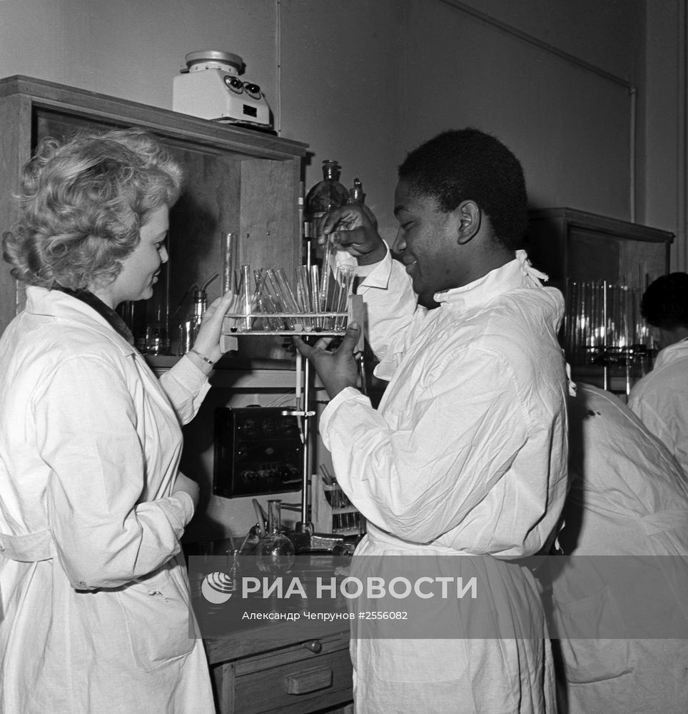 Студенты УДН им. Патриса Лумумбы
