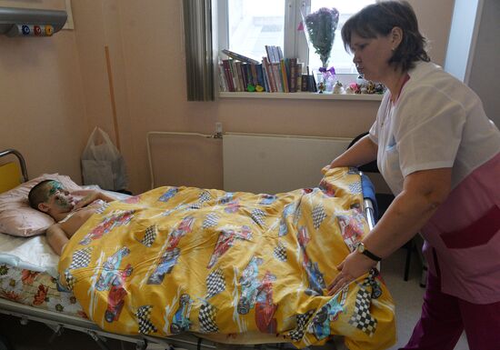 Раненые дети из Донецка проходят лечение в Москве