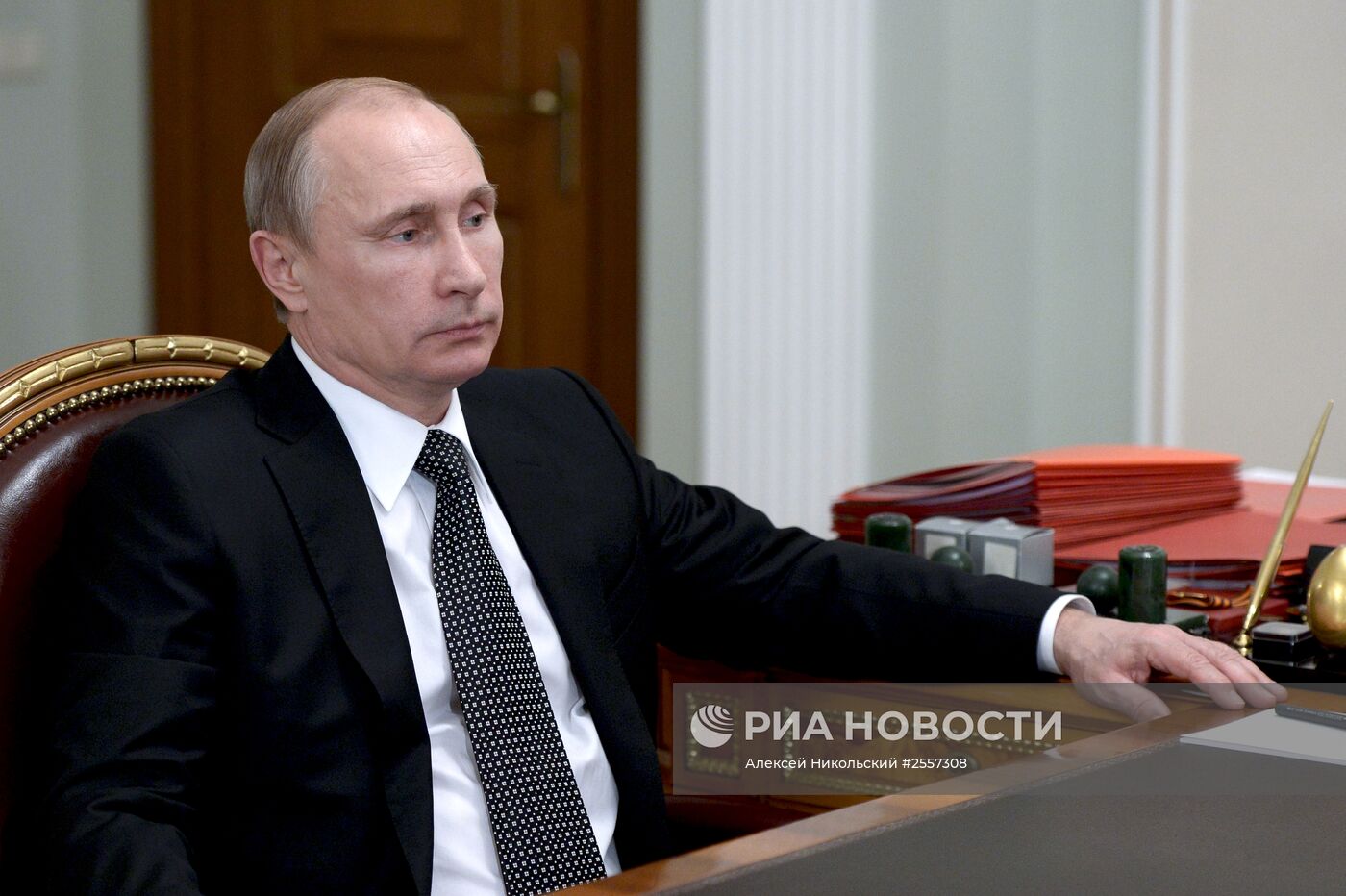 Президент РФ В.Путин встретился с вице-премьером РФ, полпредом в ДФО Ю.Трутневым