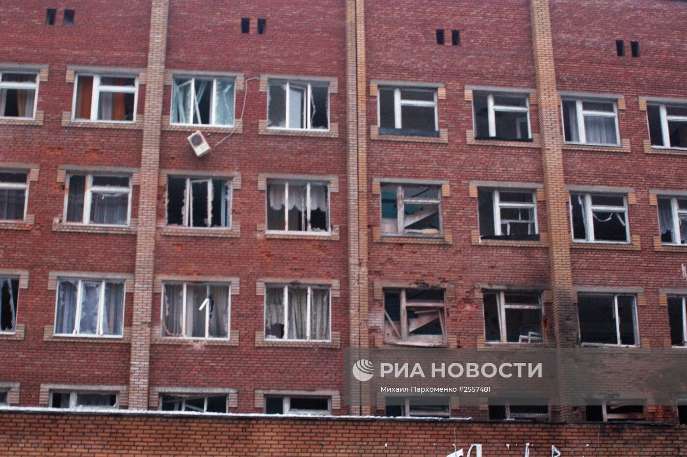 Артиллерийский снаряд попал в одну из больниц Донецка