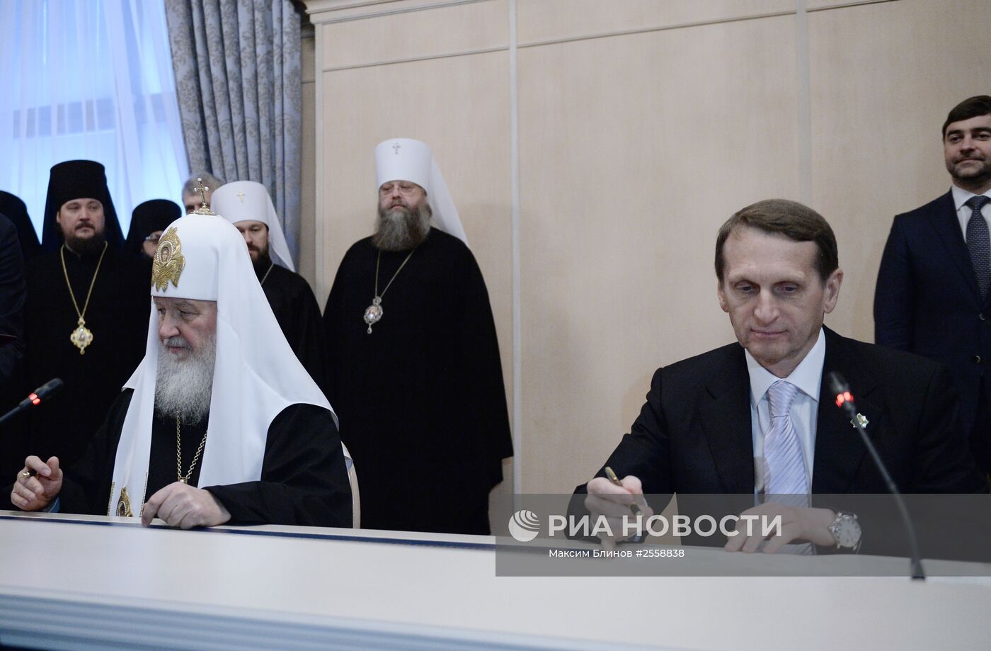 Подписание соглашения между патриархом Кириллом и спикером Госдумы РФ С.Нарышкиным