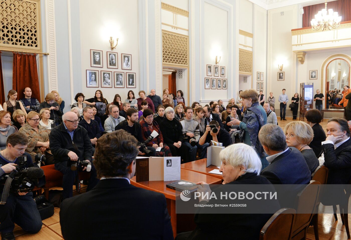 Презентация книг "Римас Туминас. Московские спектакли" и Людмила Максакова. Мое горькое, горькое счастье"