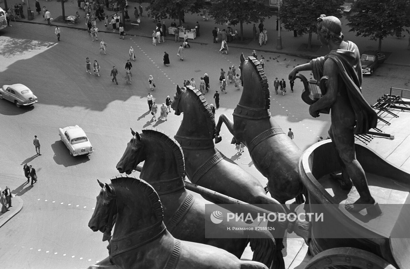 Фрагмент квадриги на фронтоне Большого театра