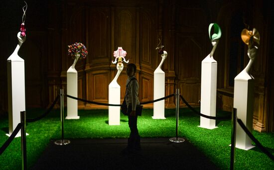 Выставка ирландского дизайнера Высокой Моды Филипа Трейси "Шляпы в 21 веке"