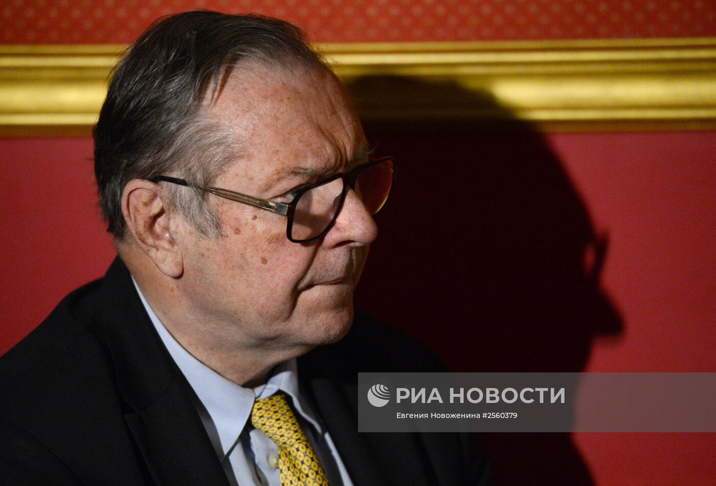 Репетиция комедии "Та еще семейка" режиссера Кшиштофа Занусси