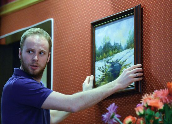 Репетиция
комедии "Та еще семейка" режиссера
Кшиштофа Занусси