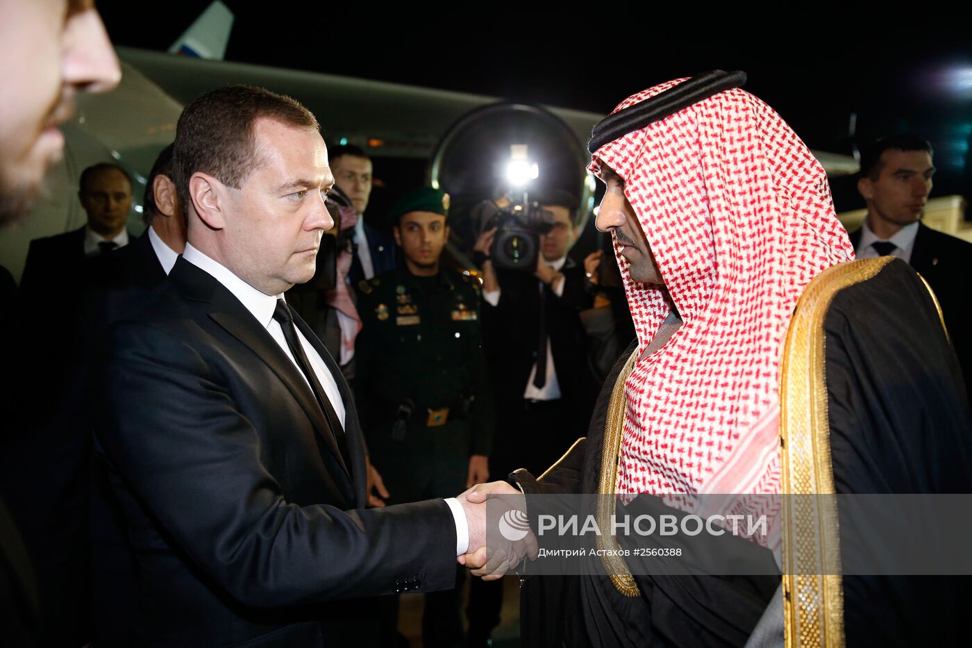 Премьер-министр РФ Дмитрий Медведев принял участие в траурной церемонии в связи с кончиной короля Саудовской Аравии