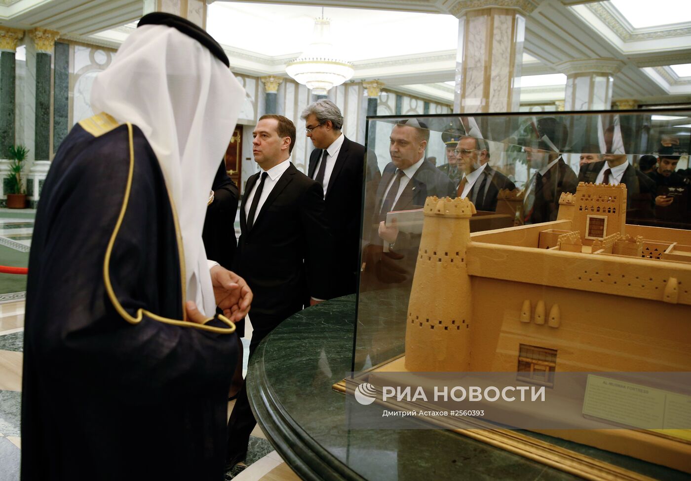 Премьер-министр РФ Дмитрий Медведев принял участие в траурной церемонии в связи с кончиной короля Саудовской Аравии