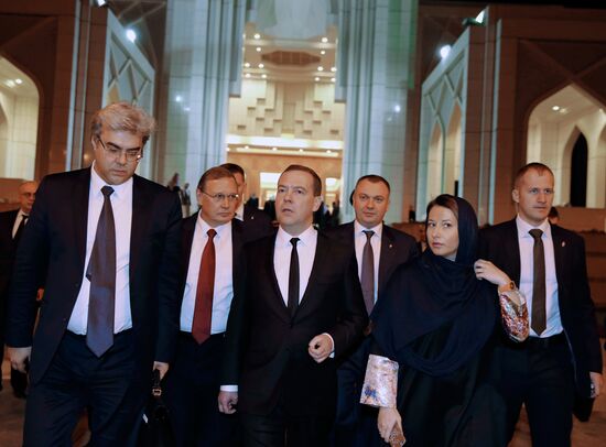 Премьер-министр РФ Дмитрий Медведев принял участие в траурной церемонии в связи с кончиной короля Саудовской Аравии