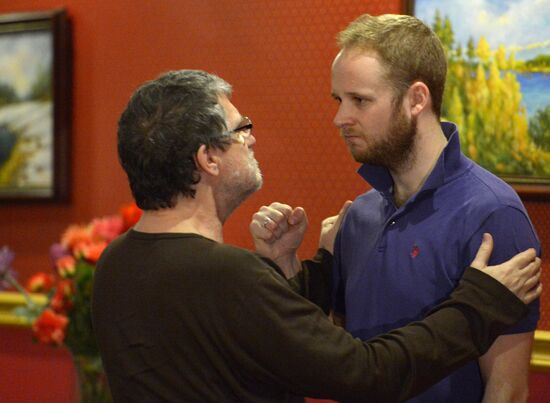 Репетиция
комедии "Та еще семейка" режиссера
Кшиштофа Занусси