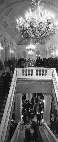 В фойе ГАБТа