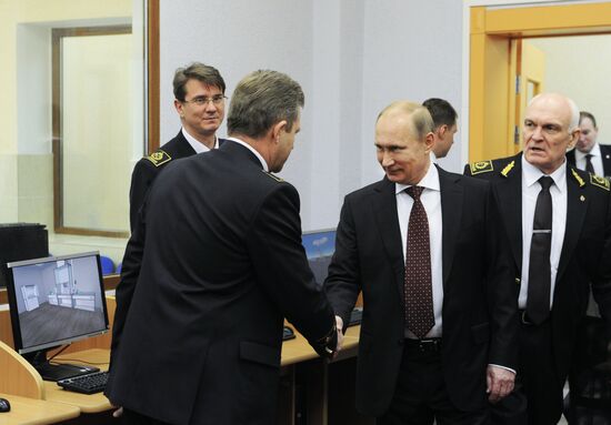 Рабочая поездка президента РФ В.Путина в Санкт-Петербург