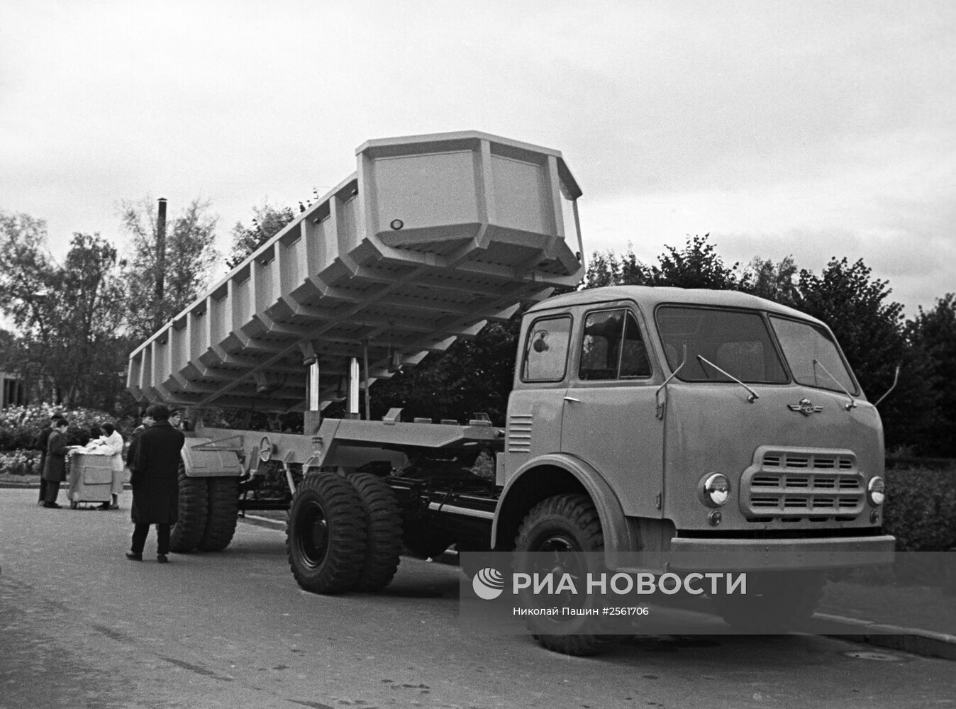 Минский тягач "МАЗ-504 Б"
