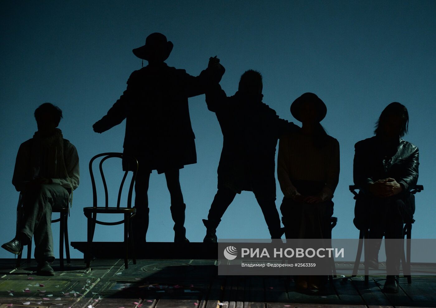 Предпремьерный показ спектакля "Вишневый сад" в Москве