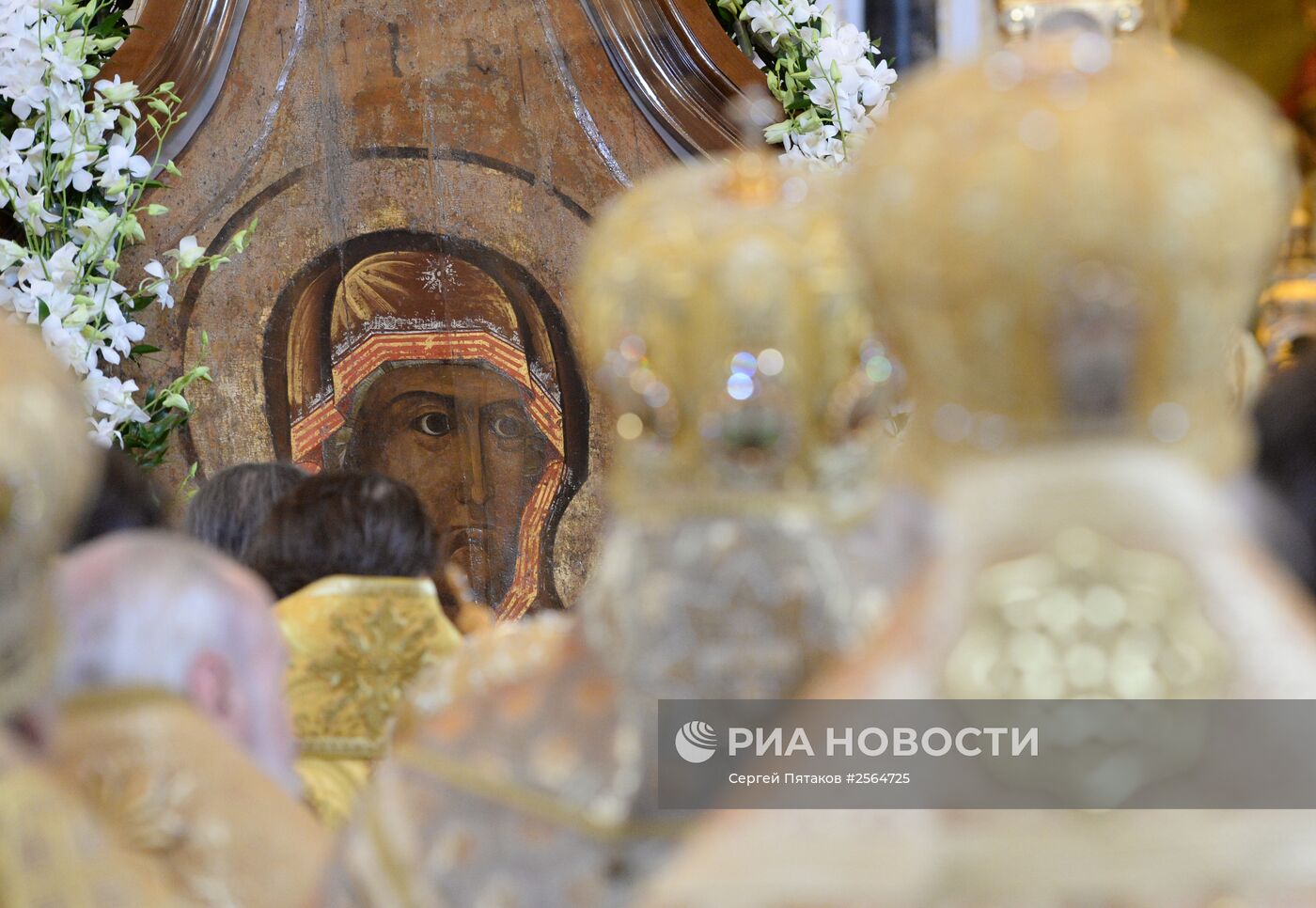 Богослужение по случаю 6-й годовщины интронизации патриарха Московского и всея Руси Кирилла