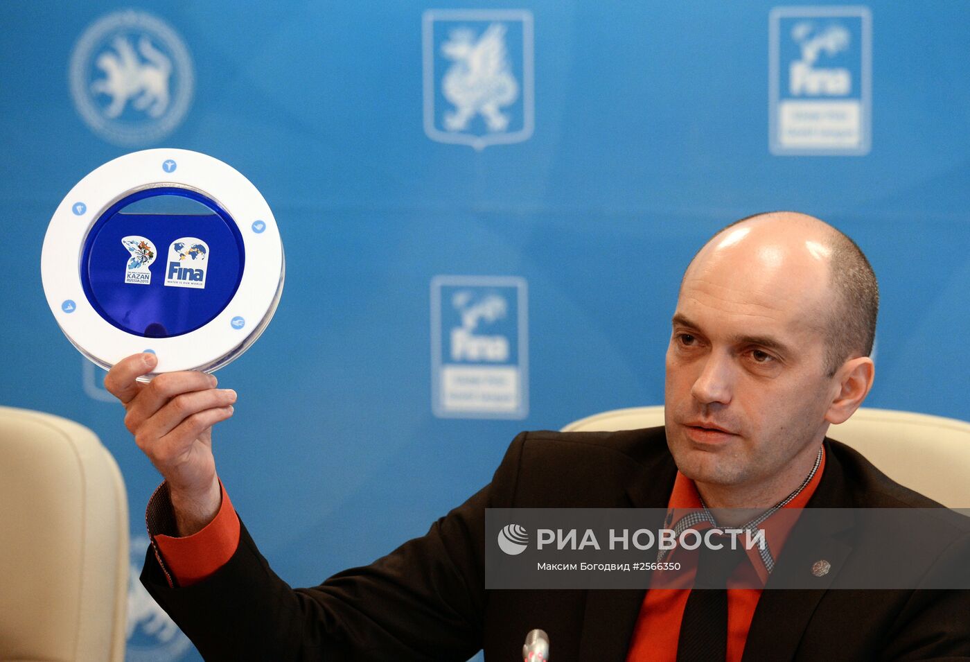 Презентация медалей XVI чемпионата мира по водным видам спорта в Казани