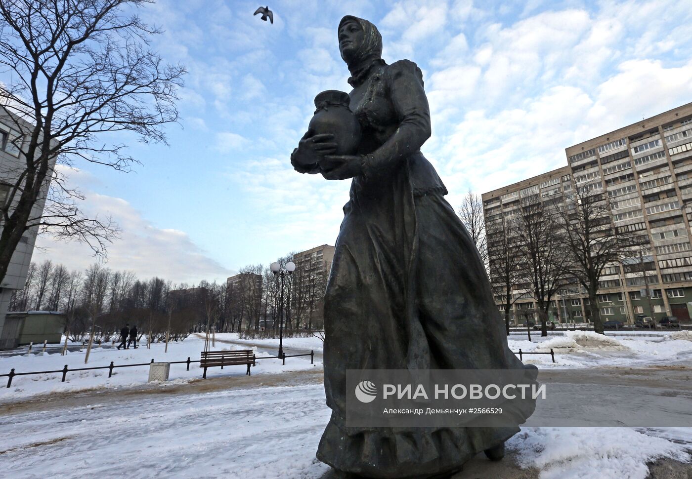 Памятники людям разных профессий в Санкт-Петербурге