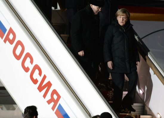 Прилет канцлера ФРГ А.Меркель и президента Франции Ф.Олланда в Москву