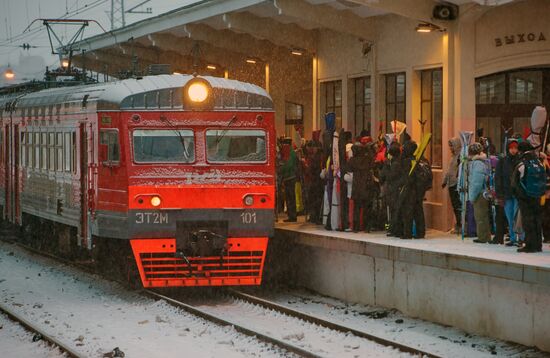 Возобновление движения пригородных поездов в регионах России