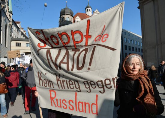 Акции протеста против НАТО в Мюнхене