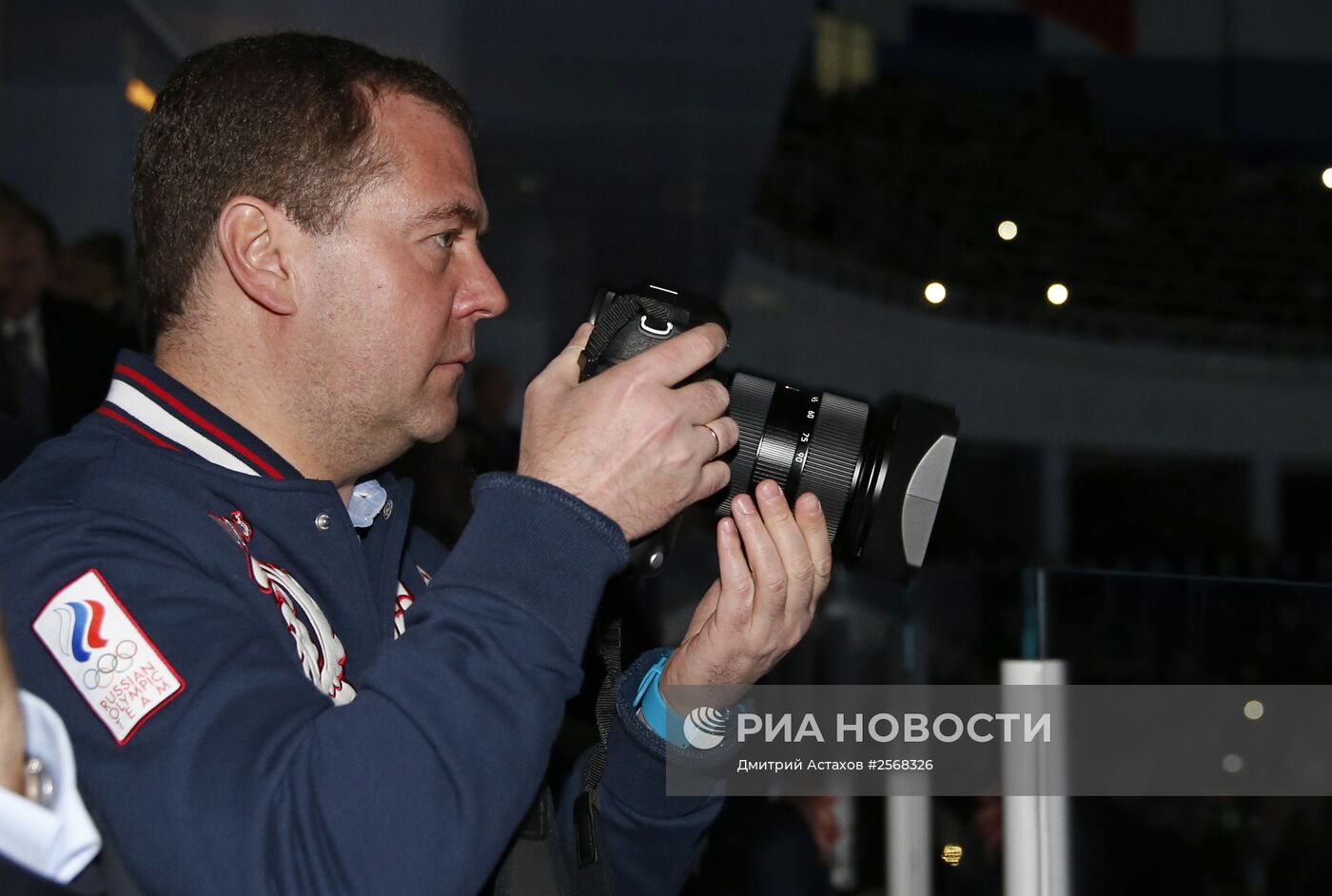 Премьер-министр РФ Д.Медведев посетил Ледовое шоу в Сочи