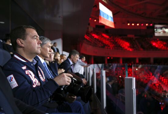 Премьер-министр РФ Д.Медведев посетил Ледовое шоу в Сочи