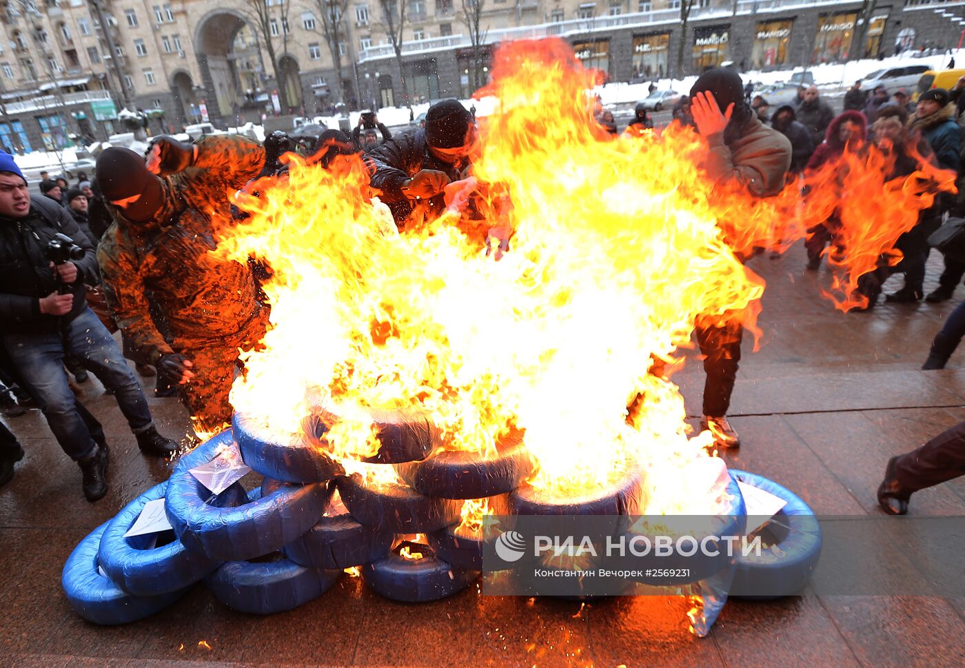 Митинг против подорожания цен на проезд в столице Украины