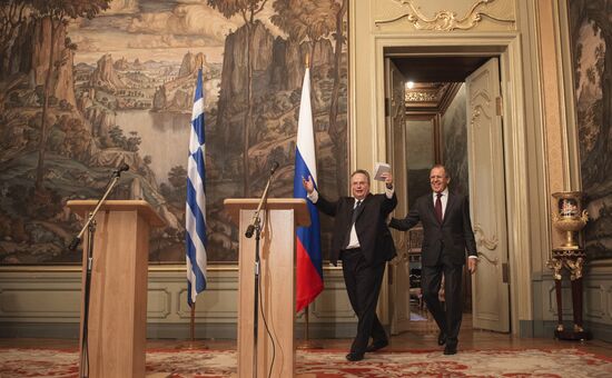 Встреча глав МИД РФ и Греции С.Лаврова и Н.Кодиаса