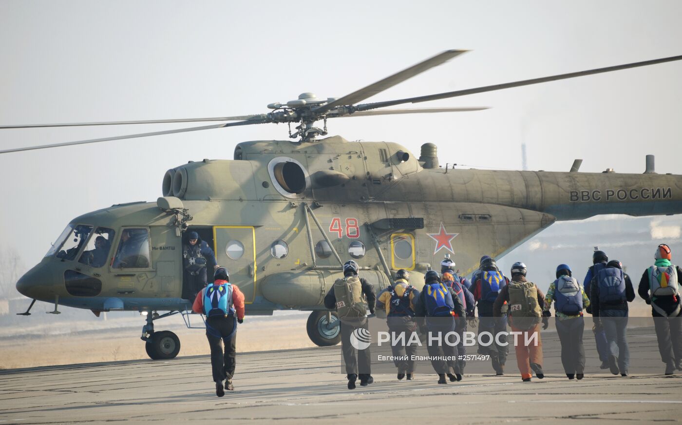 Плановые сборы военных парашютистов в Забайкалье