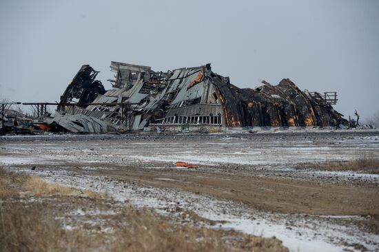 Разрушенный аэропорт Донецка
