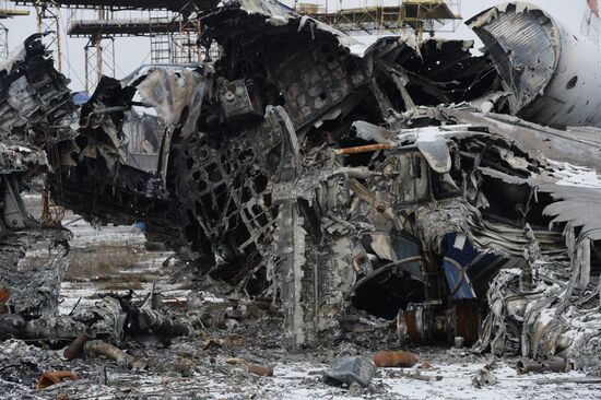 Разрушенный аэропорт Донецка