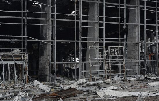 Разрушенный аэропорт Донецка