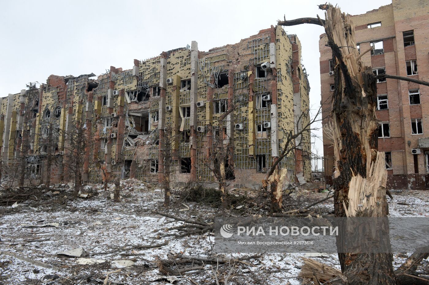 Разрушенный аэропорт Донецка