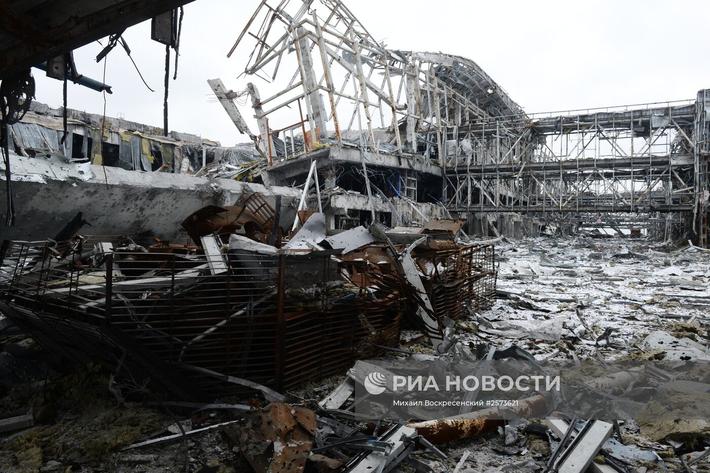 Разрушенный аэропорт Донецка