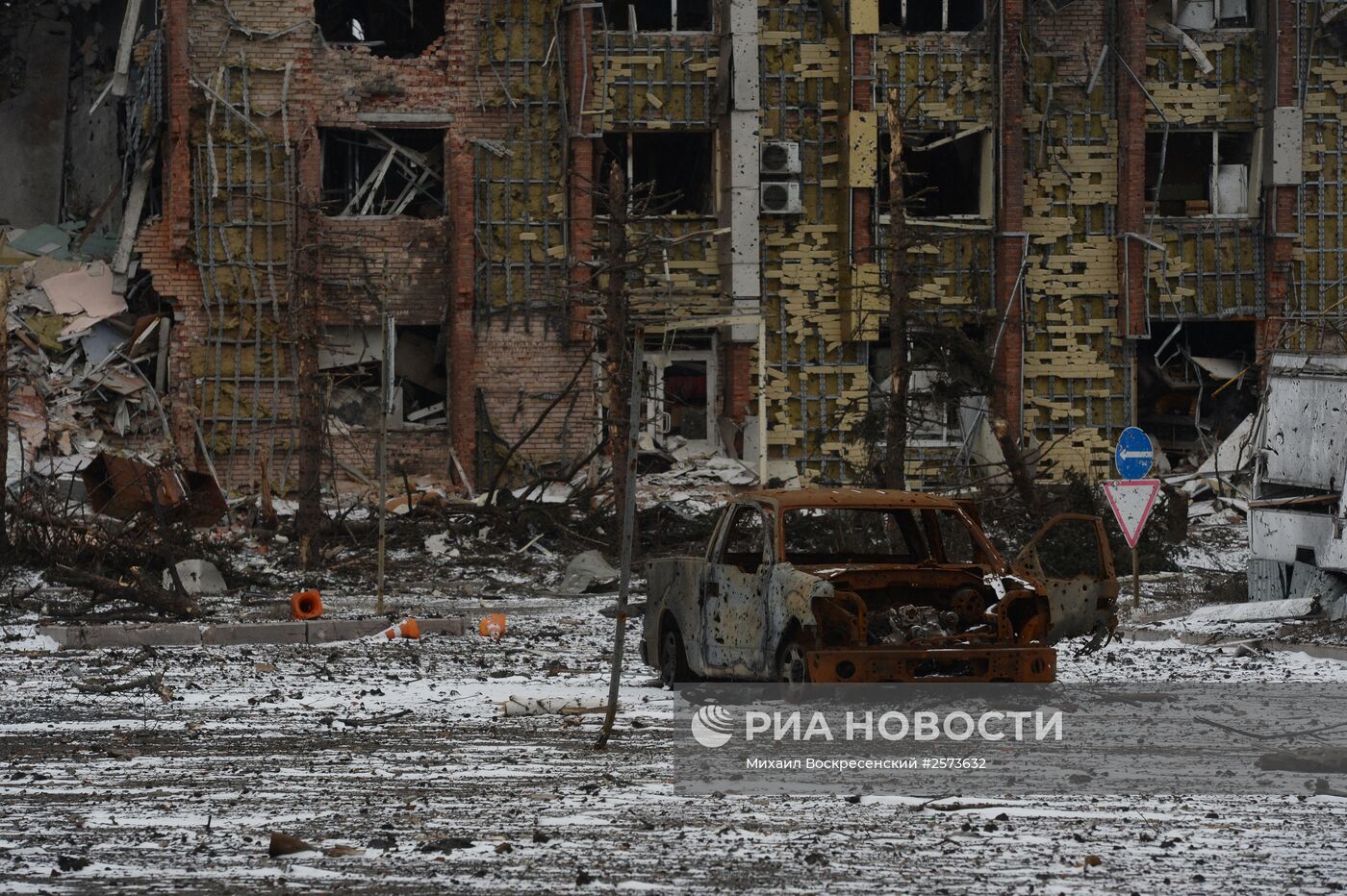 Разрушенный аэропорт Донецка