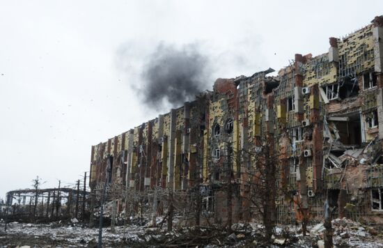 Разрушенный аэропорт Донецка