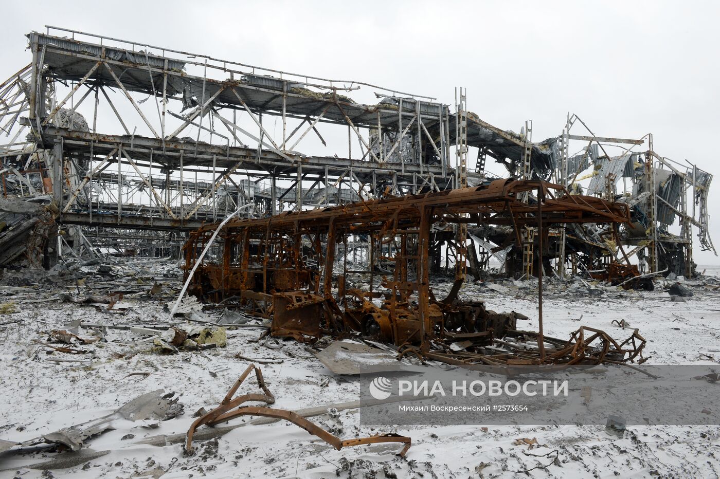 Разрушенный аэропорт Донецка