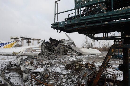 Разрушенный аэропорт Донецка