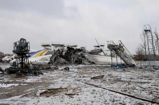 Разрушенный аэропорт Донецка