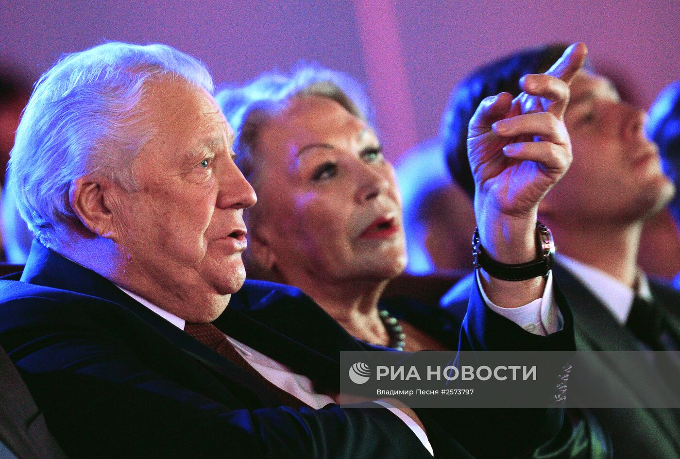 Праздничный вечер в честь юбилея почетного президента ОКР В.Смирнова