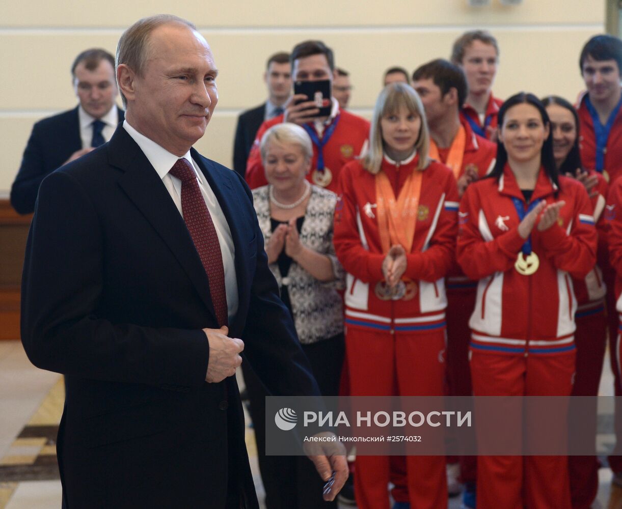 Президент РФ В.Путин провел встречу с призерами Универсиады-2015