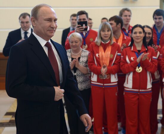 Президент РФ В.Путин провел встречу с призерами Универсиады-2015